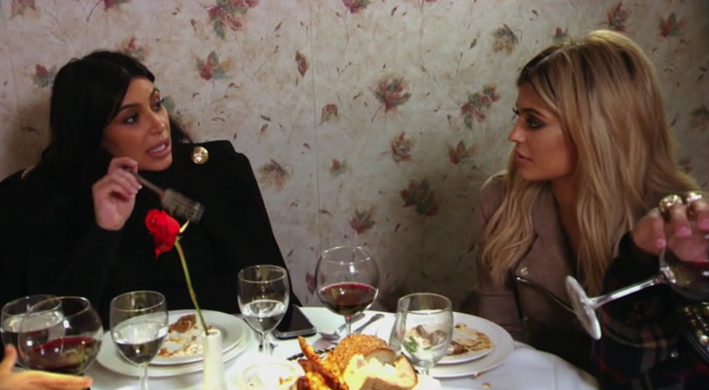 Illustration for article titled Keeping Up With the Kontinuity Errors: There's No Excuse for Kourtney's Late App
